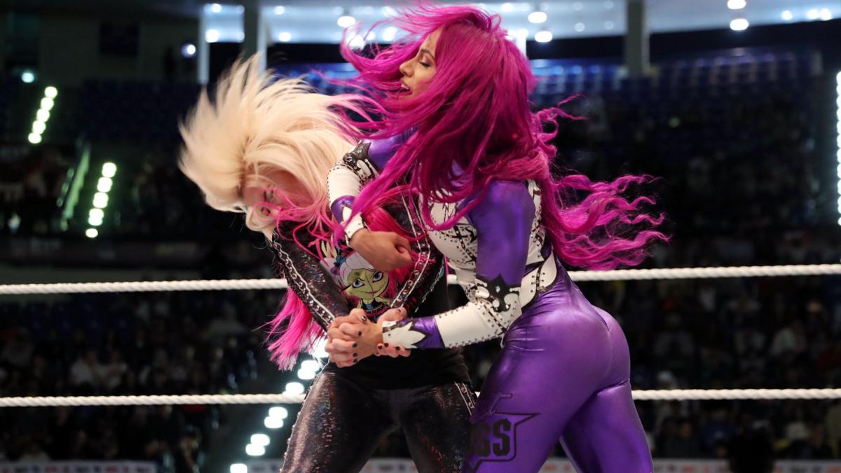 Alexa Bliss Sasha Banks Middle East