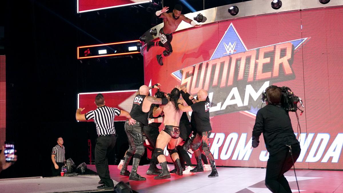 WWE RAW Cedric Alexander Dive