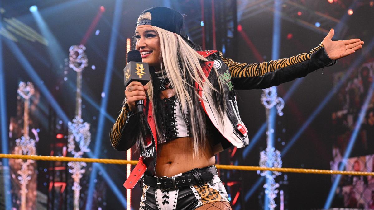 WWE NXT Toni Storm Minus 6