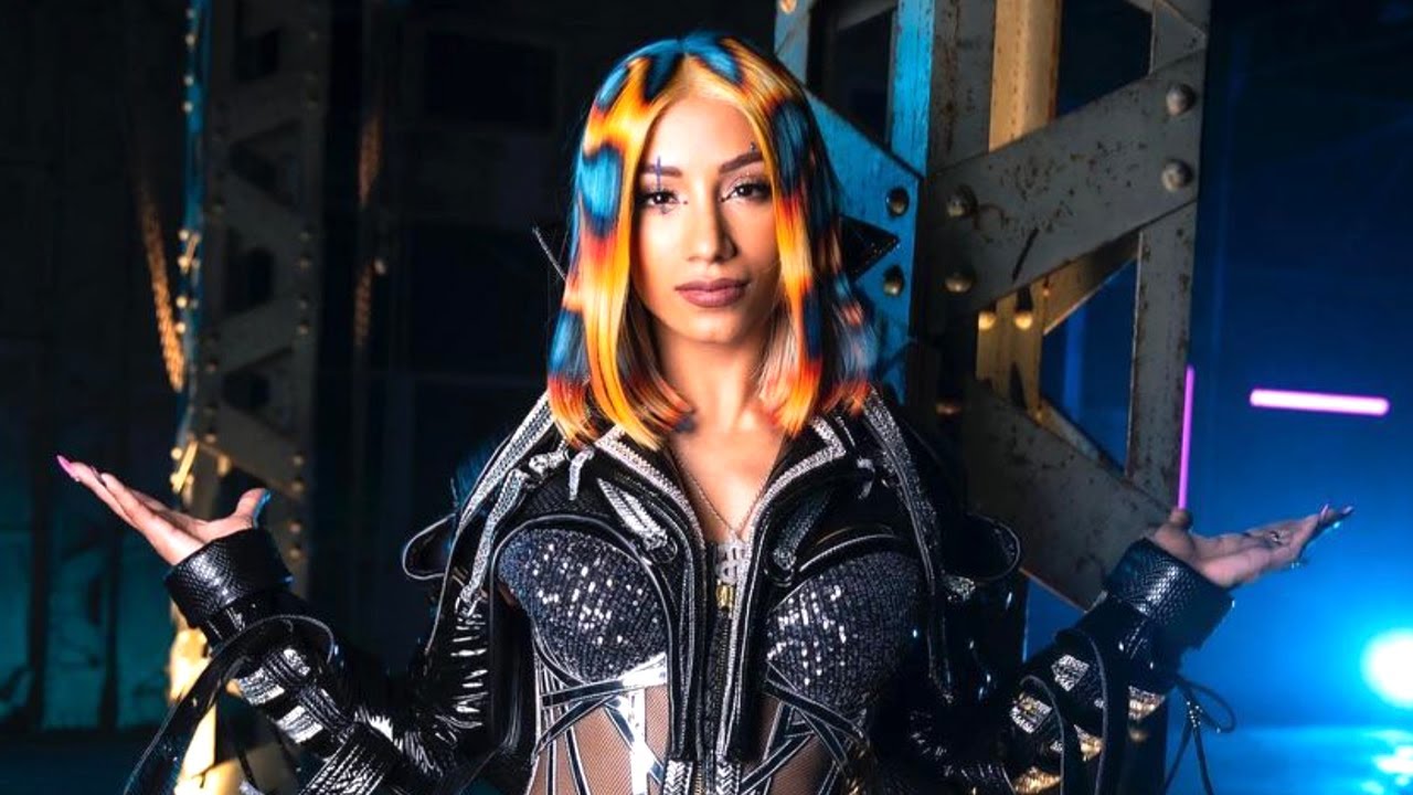 Sasha Banks Mercedes Mone 2