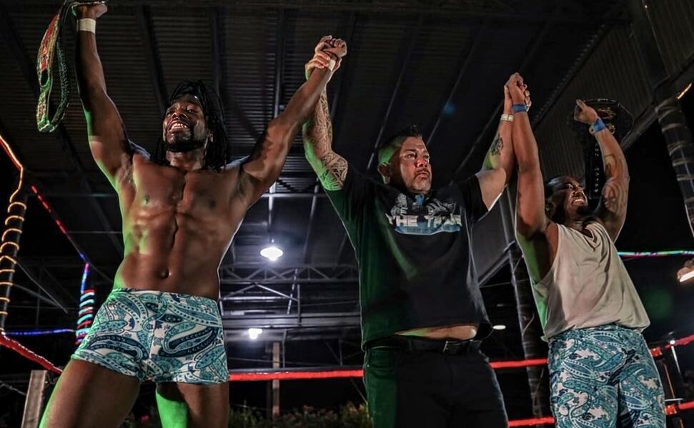 IZW New Tag Team Champions CS